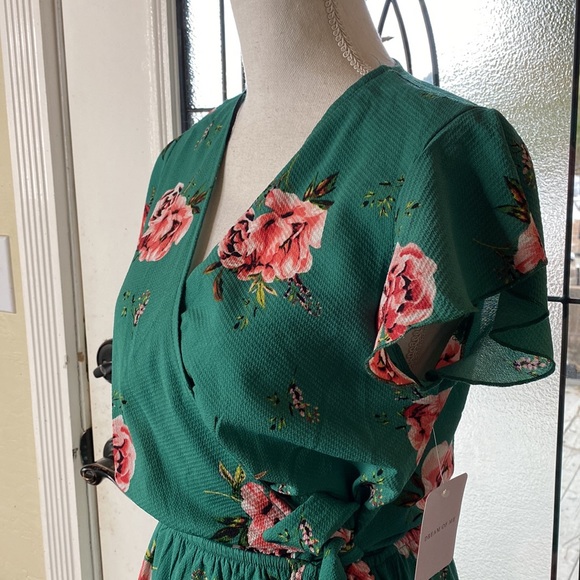 Dream Of Me emerald faux crossover dress w rose print - Picture 5 of 5